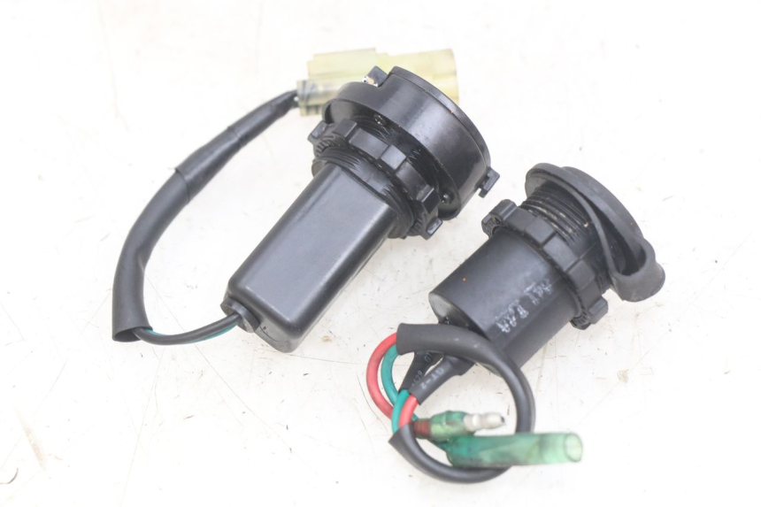 photo de CIGARETTE LIGHTER SOCKET SYM GTS EFI 125 (2012 - 2016) - Fixing points details