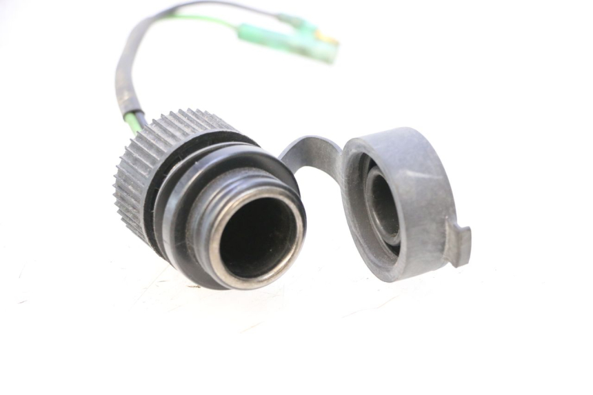 photo de CIGAR LIGHTER SOCKET SYM GTS EVO 125 (2009 - 2013) - Zoom on usage condition