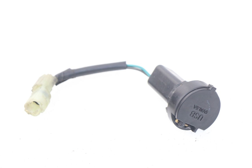 photo de CIGAR LIGHTER SOCKET SYM JOYMAX 250 (2013 - 2017) - Surface and material condition