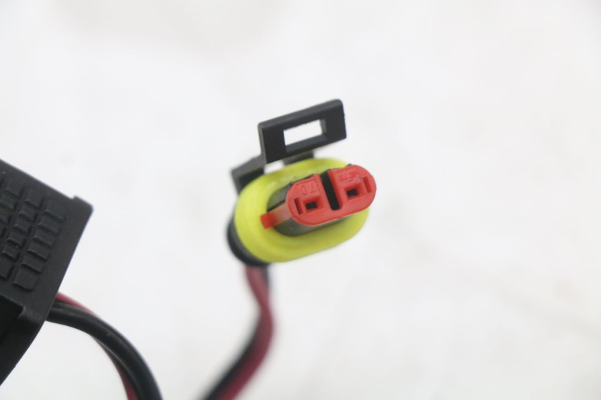 photo de CIGAR LIGHTER SOCKET PIAGGIO MP3 HPE 350 (2018 - 2020) - Technical close-up