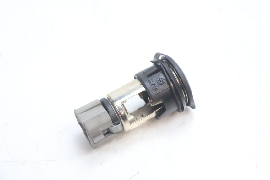 photo de CIGAR LIGHTER SOCKET PIAGGIO MP3 LT 400 (2007 - 2012) - Zoom on usage condition