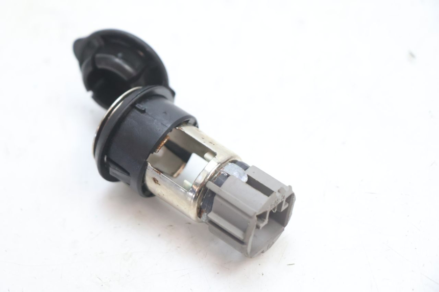 photo de CIGAR LIGHTER SOCKET PIAGGIO MP3 LT 400 (2007 - 2012) - Alternative perspective