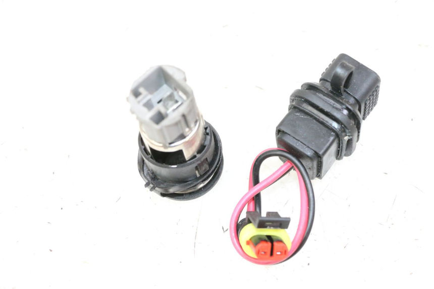 photo de CIGAR LIGHTER SOCKET PIAGGIO MP3 500 (2014 - 2017) - Technical close-up