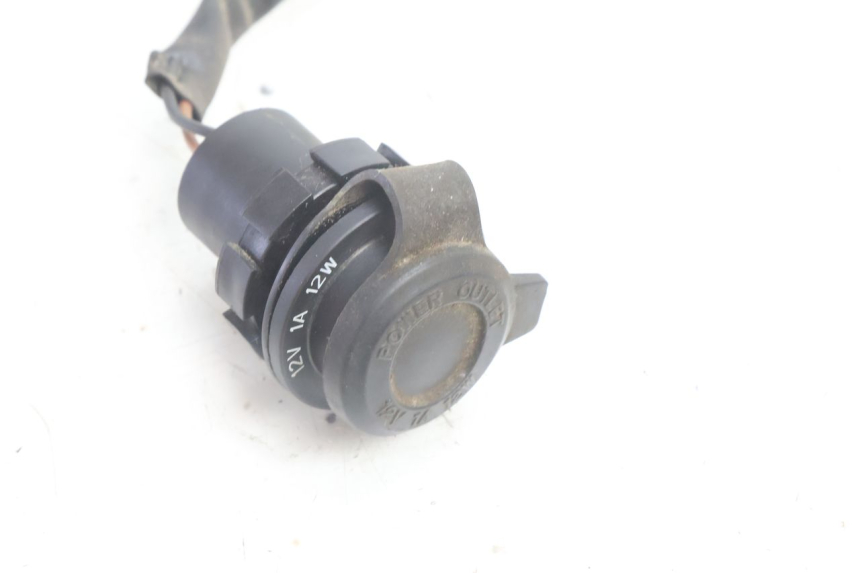 photo de CIGAR LIGHTER SOCKET YAMAHA N-MAX NMAX 125 (2021 - 2024) - Technical close-up
