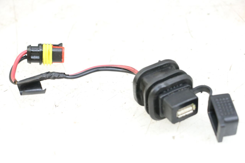 photo de CIGARETTE LIGHTER SOCKET PIAGGIO NEW TYPHOON 50 (2018 - 2021) - Main view