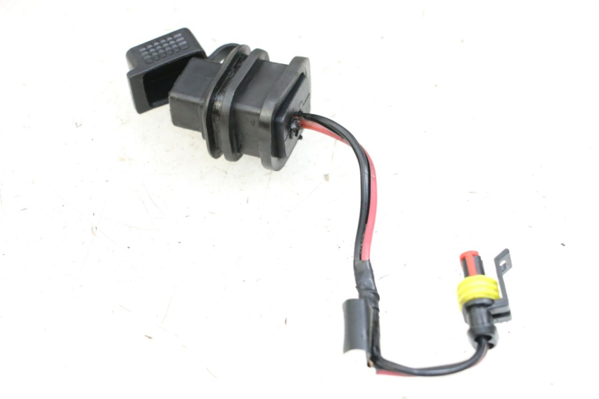 photo de CIGARETTE LIGHTER SOCKET PIAGGIO NEW TYPHOON 50 (2018 - 2021) - Alternative perspective