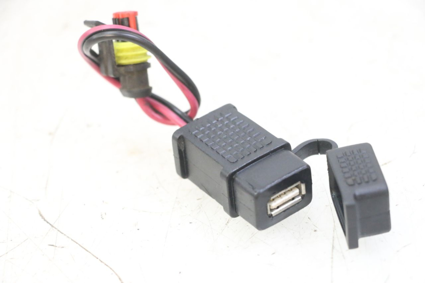 photo de CIGARETTE LIGHTER SOCKET PIAGGIO NEW TYPHOON 50 (2018 - 2021) - Main view