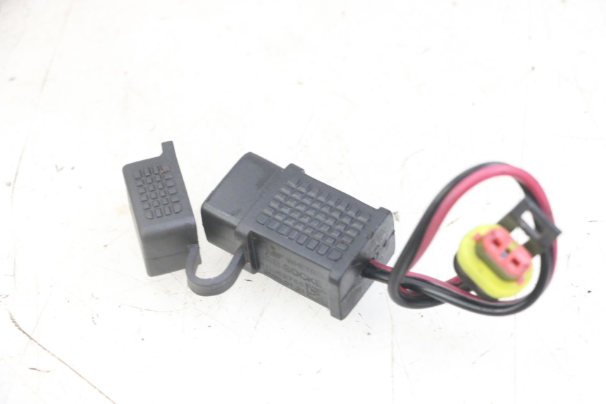 photo de CIGARETTE LIGHTER SOCKET PIAGGIO NEW TYPHOON 50 (2018 - 2021) - Alternative perspective