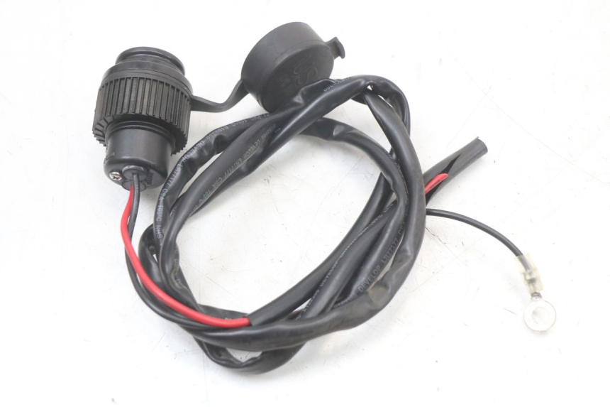 photo de CIGARETTE LIGHTER SOCKET HONDA NTV DEAUVILLE 650 (1998 - 2001) - Zoom on usage condition