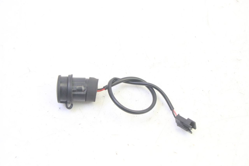 photo de CIGAR LIGHTER SOCKET EFUN PUSA 1 - Zoom on usage condition