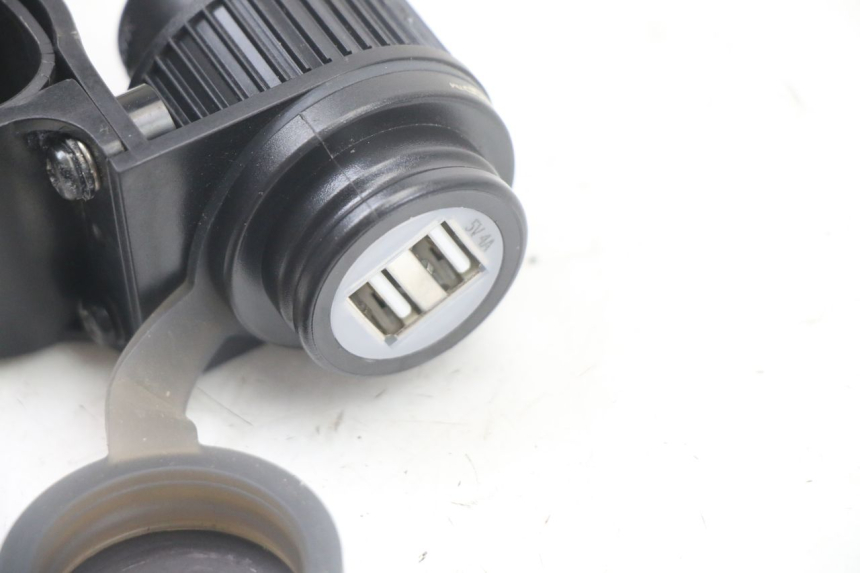 photo de CIGAR LIGHTER SOCKET ROYAL ENFIELD HYMALAYAN 410 (2016 - 2023) - Alternative perspective