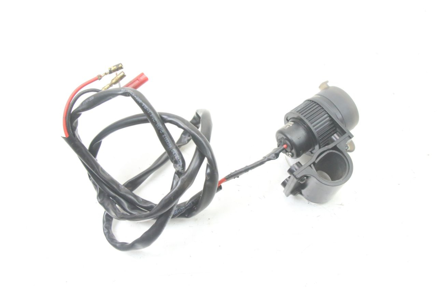 photo de CIGAR LIGHTER SOCKET ROYAL ENFIELD HYMALAYAN 410 (2016 - 2023) - Technical close-up