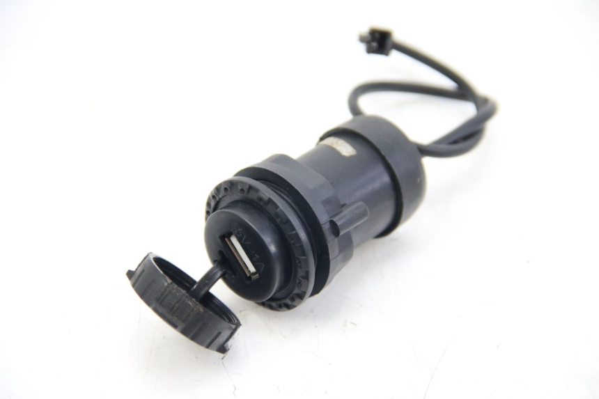 photo de CIGARETTE LIGHTER SOCKET LVNENG S5 1 (2019 - 2023) - Main view
