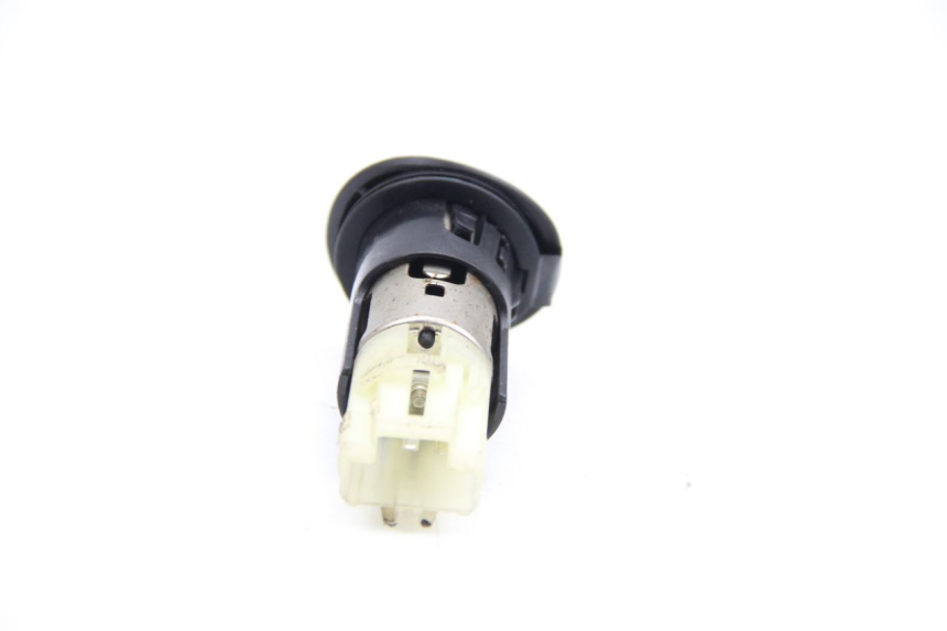 photo de CIGAR LIGHTER SOCKET PEUGEOT SATELIS 125 (2013 - 2018) - Zoom on usage condition