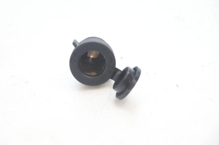 photo de CIGAR LIGHTER SOCKET CAN-AM SPYDER RS 1000 (2008 - 2012) - Zoom on usage condition
