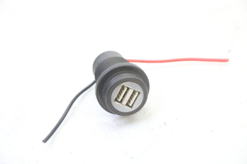 photo de CIGAR LIGHTER SOCKET HONDA ST PAN EUROPEAN 1300 (2002 - 2013) - Main view