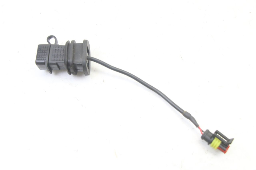 photo de CIGARETTE LIGHTER SOCKET APRILIA SXR 50 (2021 - 2023) - Alternative perspective