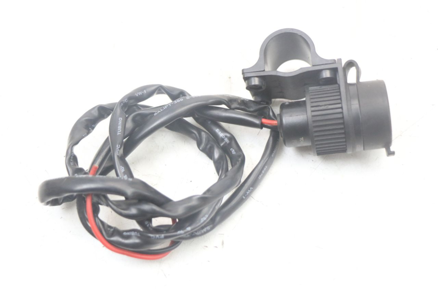 photo de CIGARETTE LIGHTER SOCKET KAWASAKI VERSYS ABS 650 (2015 - 2018) - Technical close-up