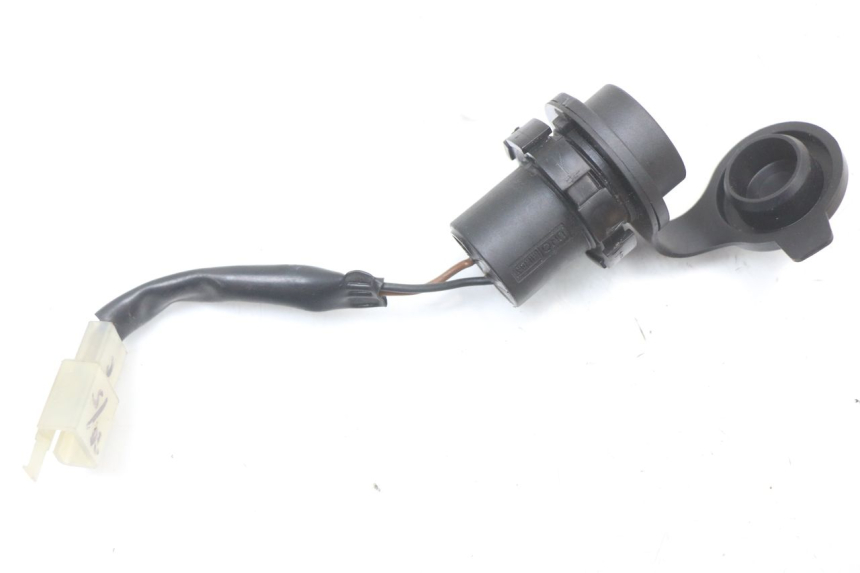 photo de CIGARETTE LIGHTER SOCKET YAMAHA XMAX X-MAX ABS 125 (2017 - 2020) - Zoom on usage condition