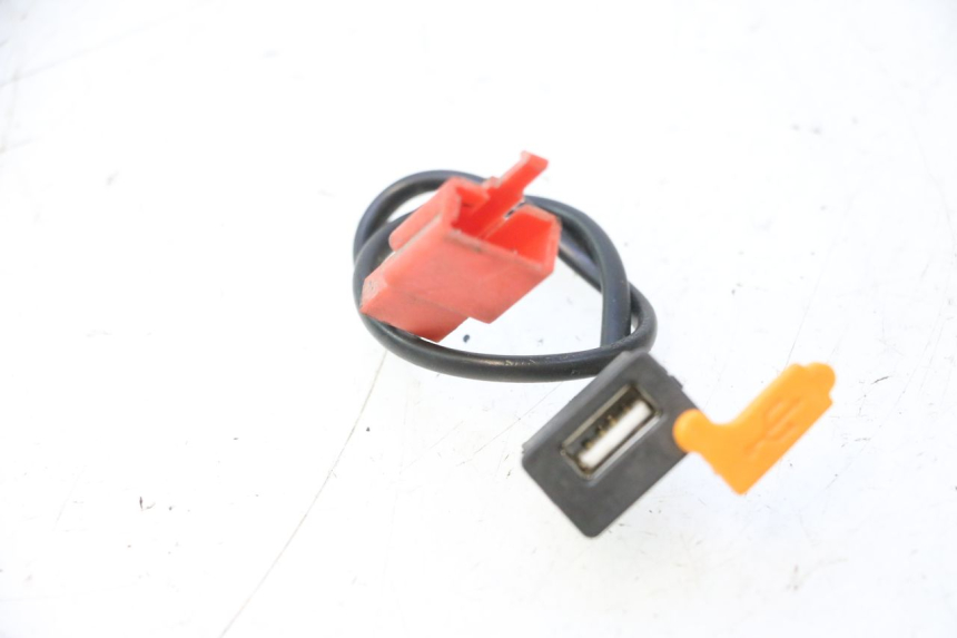 photo de USB SOCKET WAYSCRAL E-START 1 (2018 - 2022) - Main view