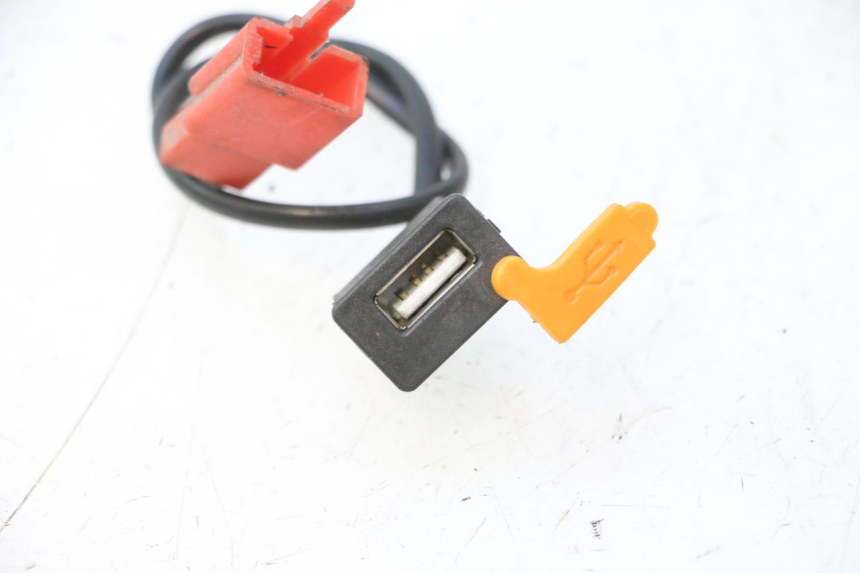 photo de USB SOCKET WAYSCRAL E-START 1 (2018 - 2022) - Zoom on usage condition