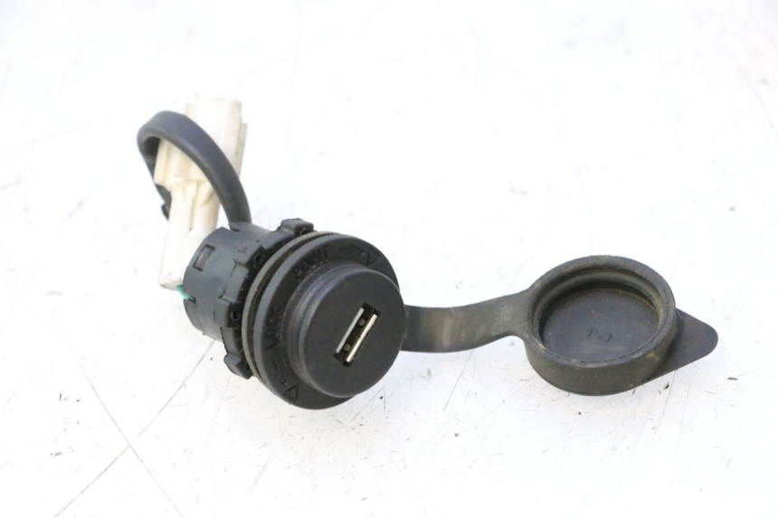 photo de USB SOCKET SYM FIDDLE 3 III 50 (2014 - 2020) - Main view