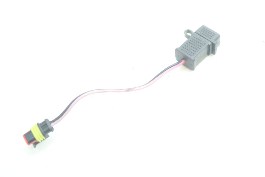 photo de USB SOCKET PIAGGIO MP3 HPE 530 (2022 - 2026) - Zoom on usage condition