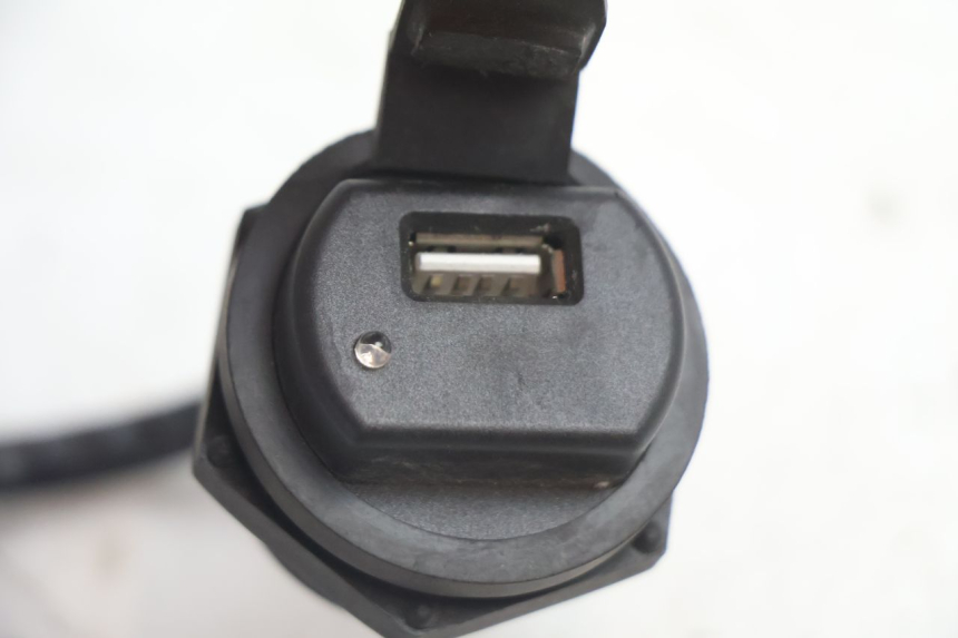 photo de USB SOCKET KYMCO LIKE 4T 50 (2019 - 2025) - Zoom on usage condition