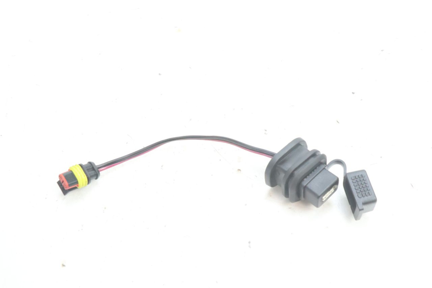 photo de USB SOCKET PIAGGIO NEW TYPHOON 50 (2018 - 2021) - Main view