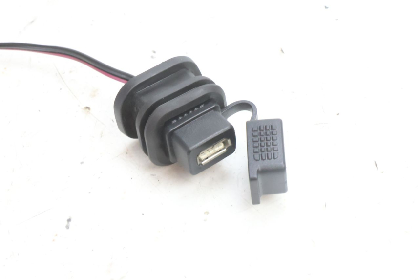 photo de USB SOCKET PIAGGIO NEW TYPHOON 50 (2018 - 2021) - Component detail