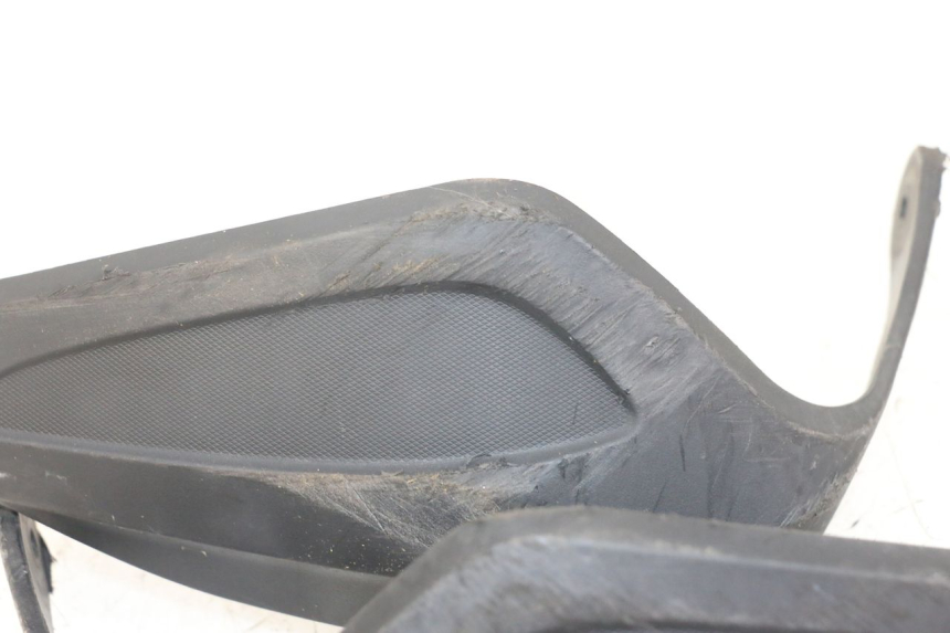 photo de HAND GUARDS SYM CROX 4T 50 (2016 - 2023) - Zoom on usage condition