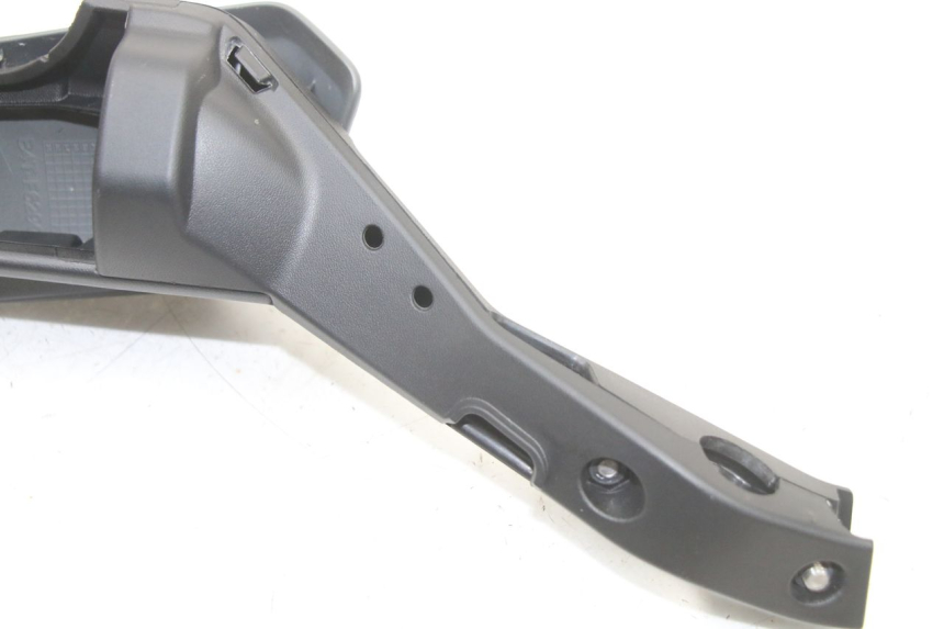 photo de LEFT HANDGUARDS YAMAHA TRACER 7 700 (2020 - 2024) - Surface and material condition