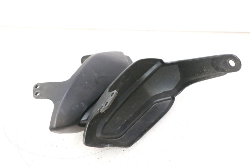 photo de HANDGUARDS YAMAHA TDM ABS 900 (2002 - 2014) - Surface and material condition
