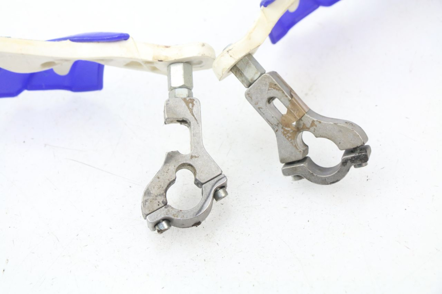photo de HANDGUARDS YAMAHA YZ 80 (1998 - 2001) - Component detail