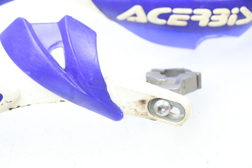 photo de HANDGUARDS YAMAHA YZ 80 (1998 - 2001) - Surface and material condition