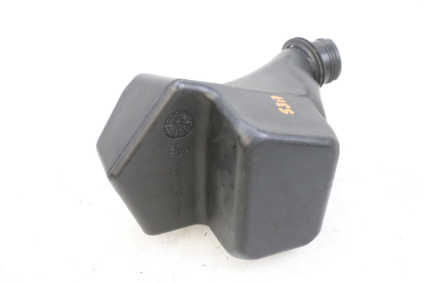 photo de WINDSHIELD WASHER RESERVOIR ADIVA AD3 300 (2014 - 2020) - Component detail