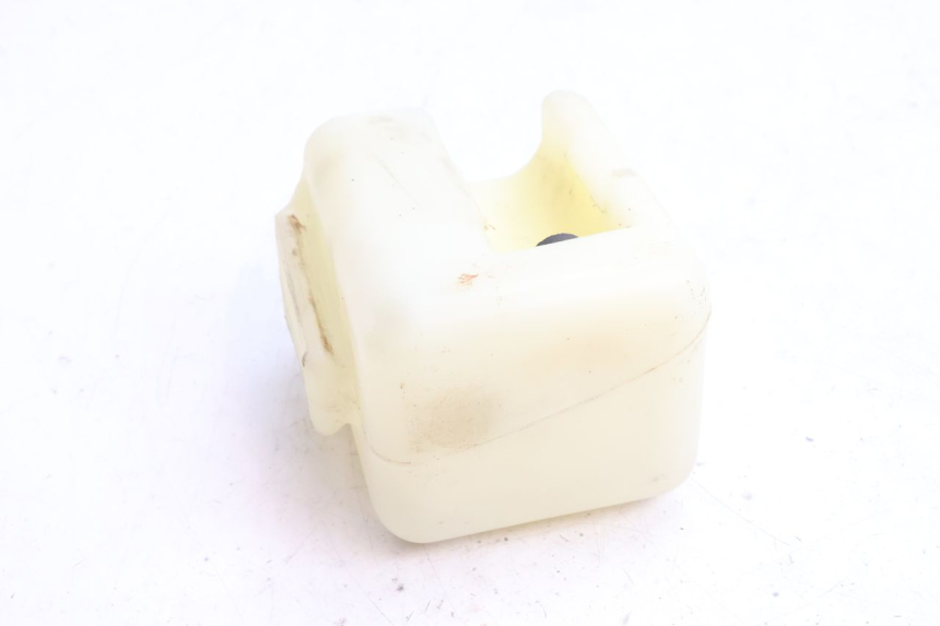 photo de WINDSHIELD WASHER RESERVOIR BMW C1 125 (2000 - 2003) - Alternative perspective