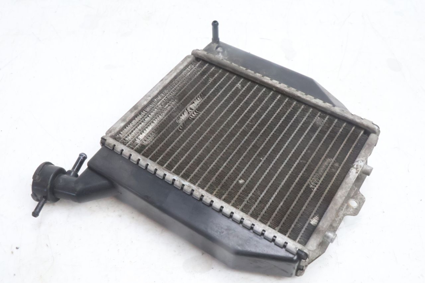 photo de RADIATOR PEUGEOT CITYSTAR 125 (2011 - 2017) - Surface and material condition