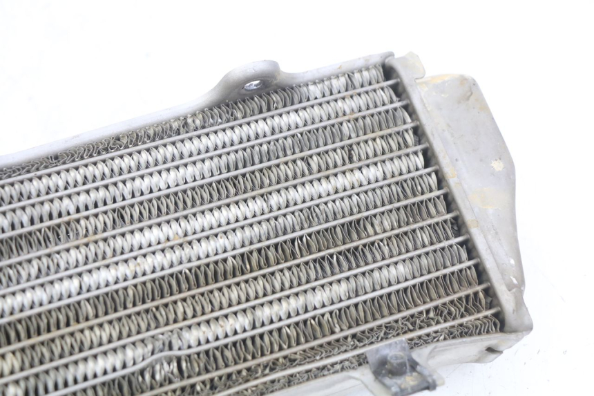 photo de RIGHT RADIATOR HONDA CRF CR-F 450 (2009 - 2012) - Distinctive features