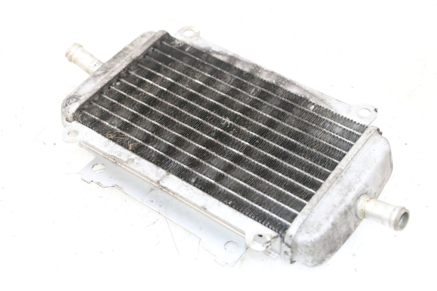 photo de RIGHT COOLANT RADIATOR PIAGGIO VESPA GTS SUPER IE 125 (2009 - 2016) - Alternative perspective