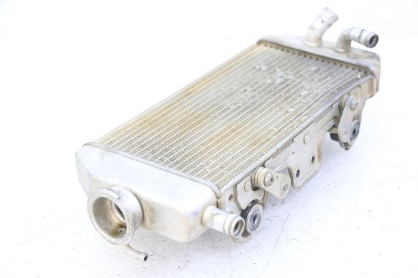 photo de RIGHT COOLANT RADIATOR YAMAHA YZ-F YZF 250 (2007 - 2013) - Fixing points details