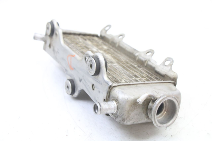photo de RIGHT COOLANT RADIATOR YAMAHA YZ 125 (2006 - 2016) - Fixing points details