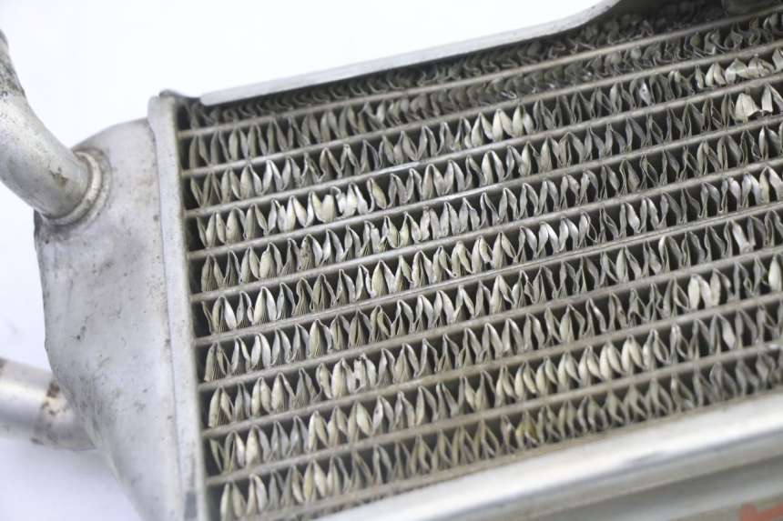 photo de RIGHT COOLANT RADIATOR YAMAHA YZ 125 (1998 - 2005) - Fixing points details