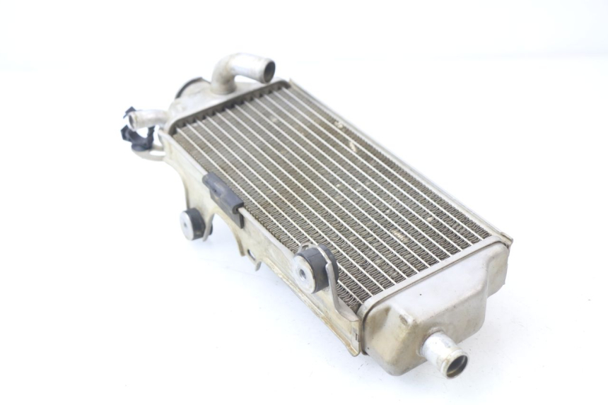 photo de RIGHT COOLANT RADIATOR YAMAHA YZF YZ-F 450 (2018 - 2021) - Zoom on usage condition