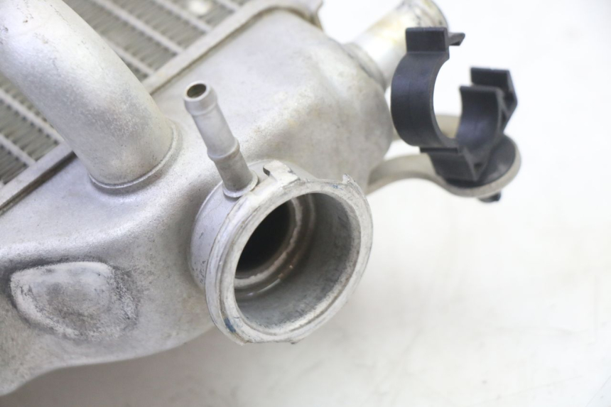 photo de RIGHT COOLANT RADIATOR YAMAHA YZF YZ-F 450 (2014 - 2016) - Technical close-up