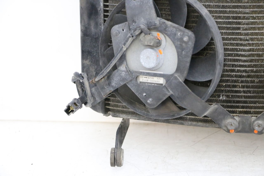 photo de RADIATOR YAMAHA FJR ABS 1300 (2006 - 2012) - Focus on structure