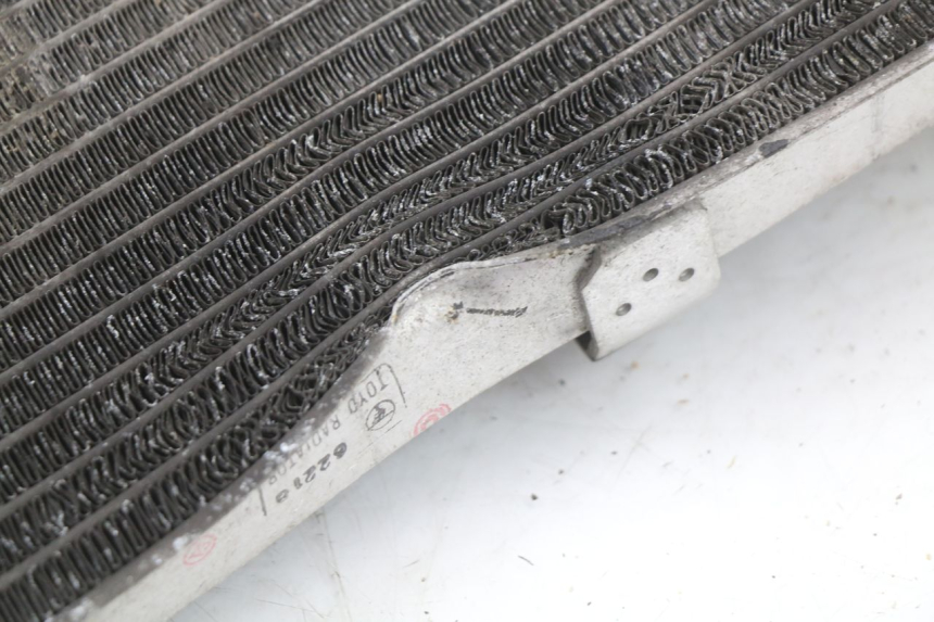 photo de COOLANT RADIATOR HONDA FJS SILVER WING SILVERWING 400 (2005 - 2008) - Surface and material condition