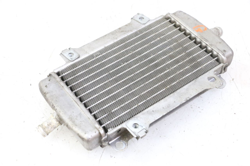 photo de LEFT COOLANT RADIATOR PIAGGIO VESPA GRANTURISMO 200 (2004 - 2005) - Technical close-up