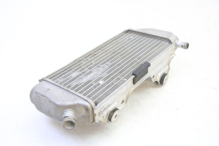 photo de LEFT COOLANT RADIATOR YAMAHA YZF YZ-F 450 (2014 - 2016) - Alternative perspective