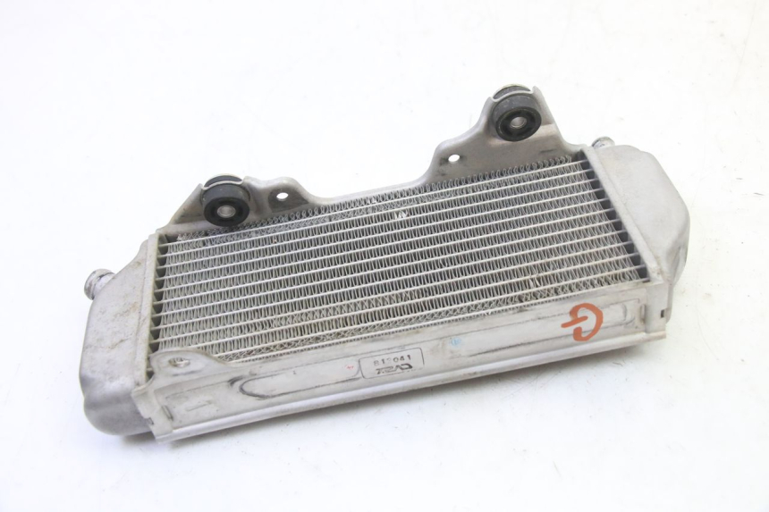 photo de LEFT COOLANT RADIATOR YAMAHA YZF YZ-F 450 (2014 - 2016) - Fixing points details